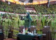Wagub Jihan Nurlela Bersama Ketua Umum Dewan Pembina Pimpinan Pusat Muslimat Nahdlatul Ulama Khofifah Indar Parawansa Hadiri Harlah Muslimat NU ke-80, Perkuat Peran Perempuan dalam Pemberdayaan Ekonomi