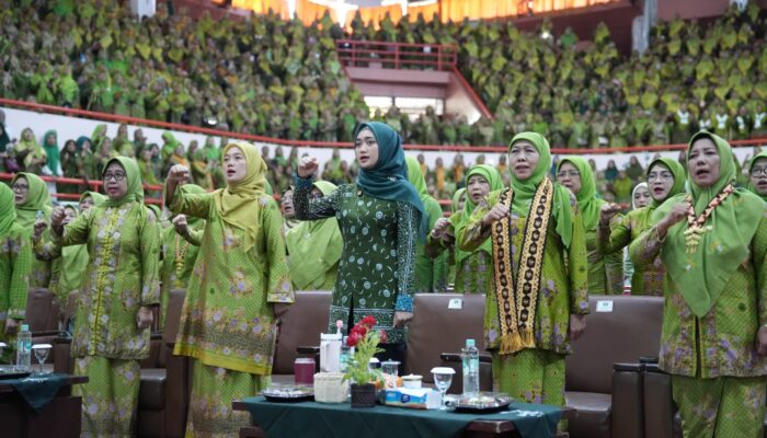 Wagub Jihan Nurlela Bersama Ketua Umum Dewan Pembina Pimpinan Pusat Muslimat Nahdlatul Ulama Khofifah Indar Parawansa Hadiri Harlah Muslimat NU ke-80, Perkuat Peran Perempuan dalam Pemberdayaan Ekonomi