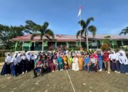 Ketua DPC PPWI Pesawaran Salurkan Bantuan untuk Siswa Berprestasi SMPN 16 Waylima