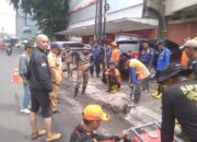 Pemkot Bandar Lampung Bersihkan Sedimen Drainase di Jalan Tulang Bawang Enggal