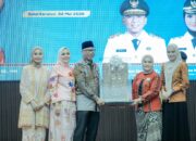 Gubernur Rahmat Mirzani Djausal Hadiri Acara Penyerahan Juara Lomba “Cawo Bubalah Lampung” dalam Rangka Hari Pendidikan Nasional 2026, Tanamkan Kecintaan terhadap Budaya dan Identitas Daerah