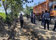 Satlantas Polres Lampung Utara dan Dishub Tegur Kendaraan Penyebab Kerusakan Jalan di Kali Cinta