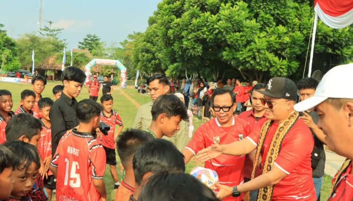 Kapolres Tulang Bawang Barat Hadiri kegiatan Opening ceremony Tubaba Football League U-17 di Tiyuh Kibang Budi Jaya