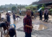 Jalan Penghubung Way Rilau–Pardasuka di Pesawaran Rusak Parah, Warga Tuntut Perbaikan Segera