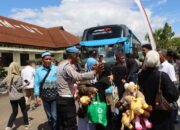 Polres Lampung Utara Amankan Kepulangan Jamaah Haji Kloter 15 JKG Tahun 1447 H/2026 M