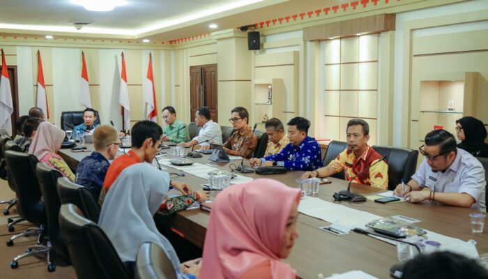 Pemprov Lampung Matangkan Persiapan Dimulainya Tahun Ajaran Baru bagi Sekolah Rakyat Permanen Provinsi Lampung, Sekdaprov Marindo Kurniawan Minta Seluruh OPD Perkuat Koordinasi agar Operasional Sekolah Rakyat Berjalan Sesuai Jadwal 
