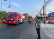 Pastikan Arus Lalu Lintas Lancar, Satlantas Polres Lampung Utara Intensifkan Pengaturan Lalu Lintas di Titik Rawan