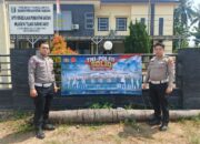 Polres Tulang Bawang Barat Perkuat Sinergitas, Pasang Banner TNI-Polri Solid
