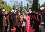 Disambut Tradisi Pedang Pora, AKBP Raswidiati Anggraini, S.I.K. Resmi Jabat Kapolres Lampung Utara