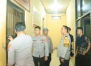 Kapolres Tulang Bawang Barat Cek Ruang Tahanan, Tekankan Jaga Kebersihan dan Kesehatan