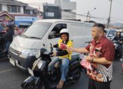 Pemprov Lampung Dorong Nasionalisme Lewat Gerakan Pembagian Bendera Merah Putih