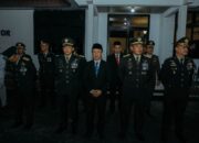Beri Penghormatan dan Kenang Jasa Para Pahlawan, Sekdaprov Marindo Ikuti Apel Kehormatan dan Renungan Suci dalam rangka HUT RI ke-81 di TMP Tanjung Karang