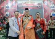 Gubernur Mirza Terima Penghargaan dari HKBP atas Kepemimpinan dan Dedikasi Perkuat Kerukunan di Lampung