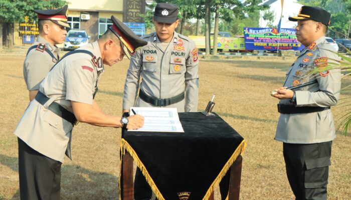 Kapolres Tulang Bawang Barat Pimpin Upacara Sertijab Wakapolres, Pelantikan Kabaglog dan Kabagren