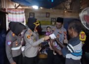 Kapolres Lampung Utara Salurkan Bantuan Infaq Jumat Berbagi Kepada Warga Kelapa Tujuh
