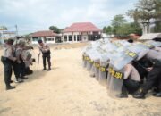 Tingkatkan Kemampuan Personel, Wakapolres Lampung Utara Pimpin Latihan Dalmas