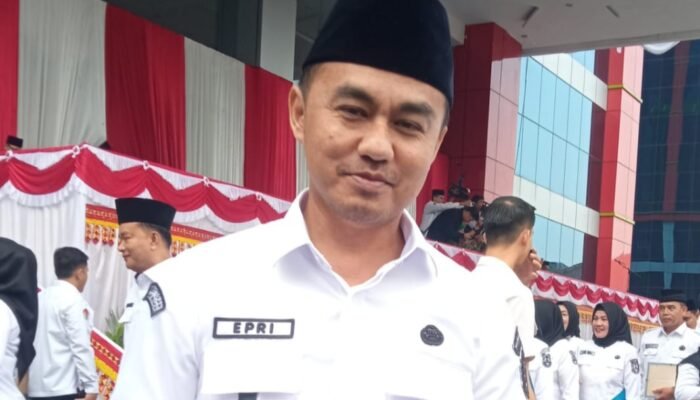Gerak Cepat Camat Tanjung Karang Pusat M. Epprieliatas Kesumayuda SH, Warga Prasejahtera Penghuni Rumah Berdinding Spanduk Ditawari Hunian Layak